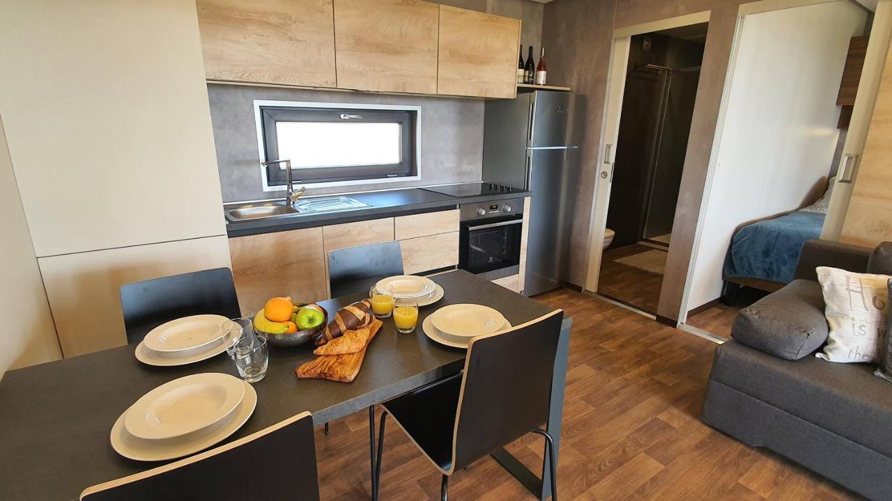 Collis Winery - Family & Friends - Mobilhome Ровин Екстериор снимка