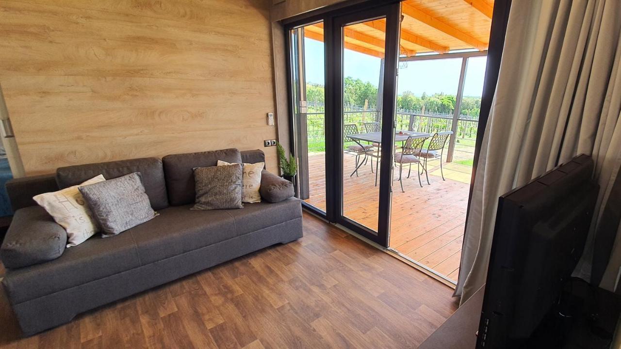 Collis Winery - Family & Friends - Mobilhome Ровин Екстериор снимка